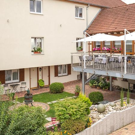 Au Soleil Hotell Wettolsheim Exteriör bild